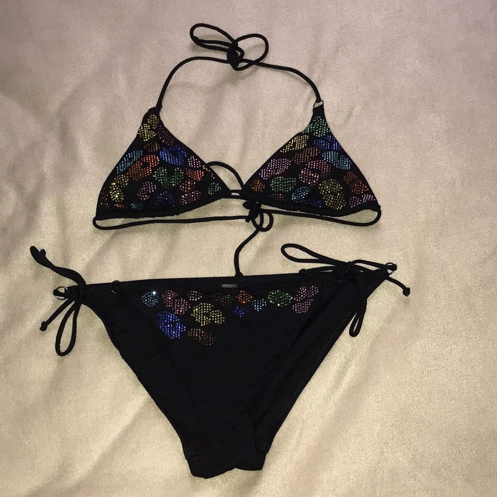 Black & Rainbow VS Bikini